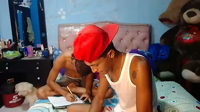 Snapshot of gustavo_saaled19 chatting on December 5, 12:08 am gustavo saaled19 online show from December 5, 12:08 am