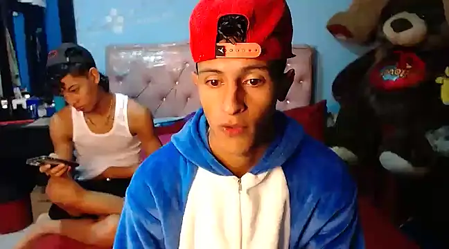 Snapshot of gustavo_saaled19 chatting on December 12, 11:47 pm gustavo saaled19 online show from December 12, 11:47 pm