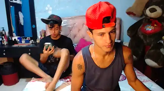 Snapshot of gustavo_saaled19 chatting on December 17, 12:01 am gustavo saaled19 online show from December 17, 12:01 am