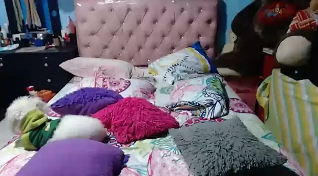 Snapshot of gustavo_saaled19 chatting on February 6, 3:37 am gustavo saaled19 online show from February 6, 3:37 am