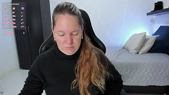 Snapshot of tamy_shine87 chatting on October 27, 4:38 am tamy shine87 online show from October 27, 4:38 am