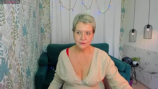 Snapshot of KathySunn chatting on January 4, 1:31 pm KathySunn online show from January 4, 1:31 pm