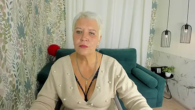 Snapshot of KathySunn chatting on October 1, 7:14 am KathySunn online show from October 1, 7:14 am