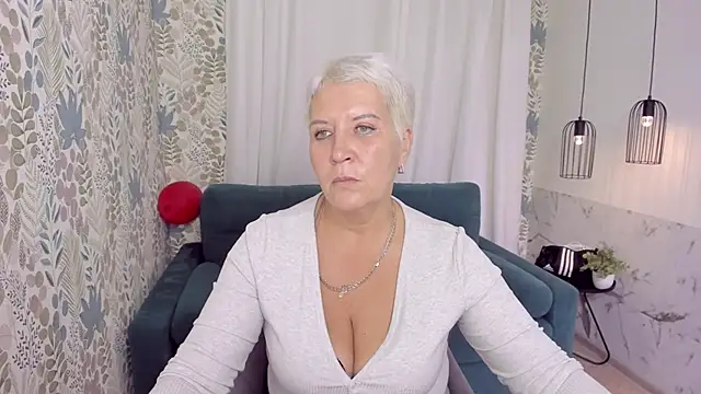 Snapshot of KathySunn chatting on October 8, 7:06 am KathySunn online show from October 8, 7:06 am