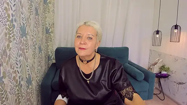 Snapshot of KathySunn chatting on October 24, 10:11 am KathySunn online show from October 24, 10:11 am