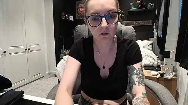 short sweetpea online show from September 22, 5:59 pm