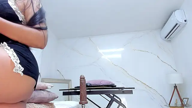 IsiisLovei online show from October 11, 2:26 pm