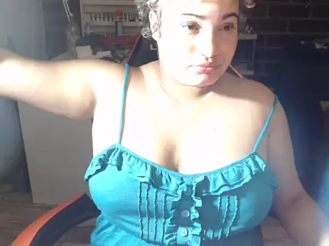 Hilarybunnyy online show from December 2, 3:56 am