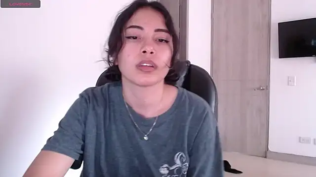 numberfav8 online show from December 24, 9:22 pm