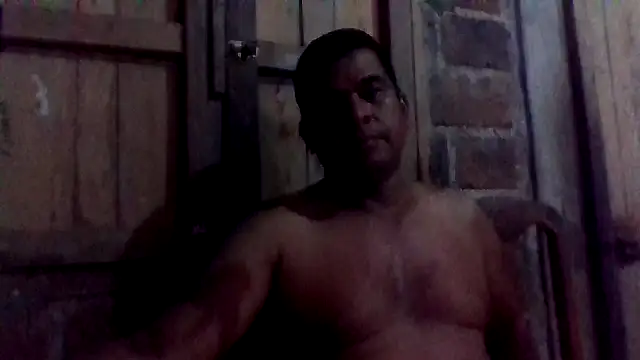 Snapshot of axomen chatting on February 9, 2:37 am axomen online show from February 9, 2:37 am