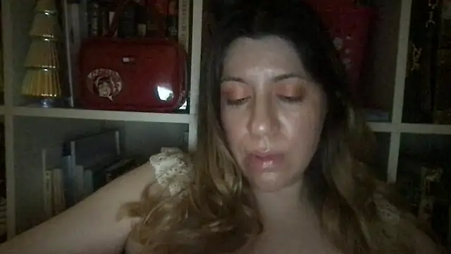 Snapshot of HYPHYtype chatting on December 30, 6:09 am HYPHYtype online show from December 30, 6:09 am