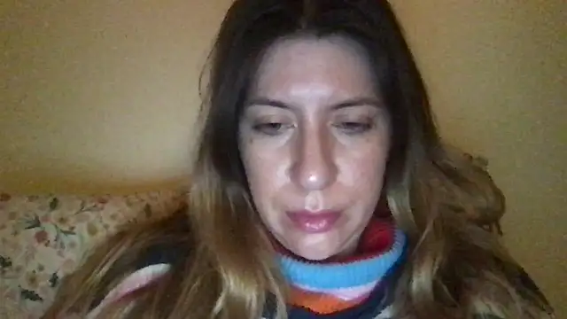 Snapshot of HYPHYtype chatting on January 1, 8:24 am HYPHYtype online show from January 1, 8:24 am