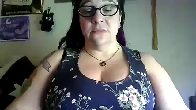 GothyBaby online show from March 30, 6:09 pm