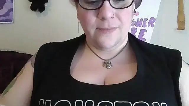Snapshot of GothyBaby chatting on April 26, 7:22 pm GothyBaby online show from April 26, 7:22 pm