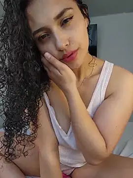 Snapshot of Lucy_Marin chatting on February 9, 1:48 pm Lucy Marin online show from February 9, 1:48 pm