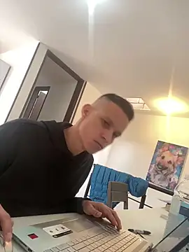 Snapshot of yequeal chatting on March 4, 5:34 pm yequeal online show from March 4, 5:34 pm