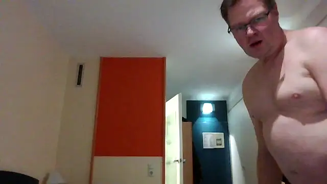 slavedh online show from December 9, 10:41 pm