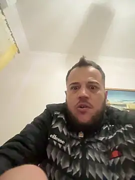 Snapshot of 1Aleks13 chatting on November 23, 10:09 pm 1Aleks13 online show from November 23, 10:09 pm