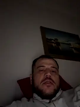 Snapshot of 1Aleks13 chatting on December 4, 11:24 pm 1Aleks13 online show from December 4, 11:24 pm