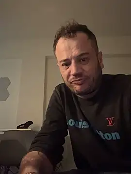 Snapshot of 1Aleks13 chatting on January 6, 3:21 am 1Aleks13 online show from January 6, 3:21 am