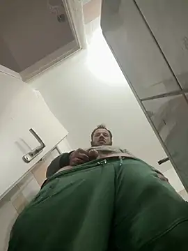 Snapshot of 1Aleks13 chatting on February 18, 8:38 pm 1Aleks13 online show from February 18, 8:38 pm