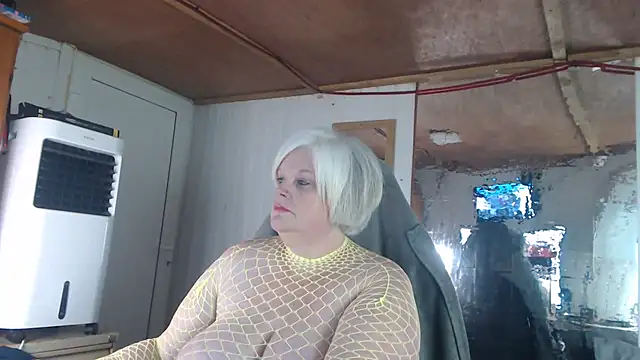 sexychazza16 online show from September 24, 6:33 pm