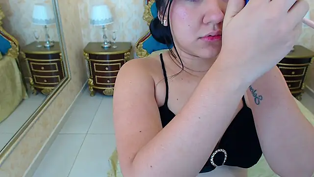 PamelaTomson online show from November 17, 12:33 pm