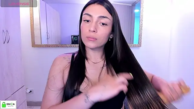 Snapshot of EricaVanderhill chatting on December 22, 11:46 pm EricaVanderhill online show from December 22, 11:46 pm