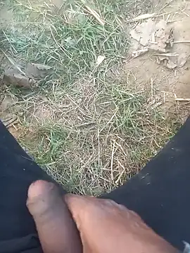 Snapshot of FinableKnee chatting on December 15, 11:25 am FinableKnee online show from December 15, 11:25 am