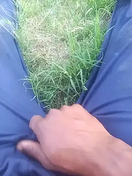 Snapshot of FinableKnee chatting on February 27, 11:21 am FinableKnee online show from February 27, 11:21 am