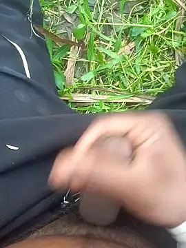 Snapshot of FinableKnee chatting on March 16, 5:02 am FinableKnee online show from March 16, 5:02 am