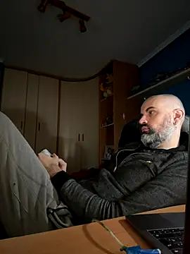 pollito1985 2 online show from November 16, 10:43 am