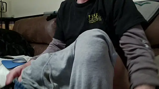 Snapshot of dickgozinyah chatting on March 13, 8:32 pm dickgozinyah online show from March 13, 8:32 pm