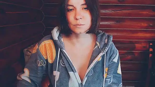 Snapshot of Platina_Fox chatting on February 5, 5:01 am Platina Fox online show from February 5, 5:01 am