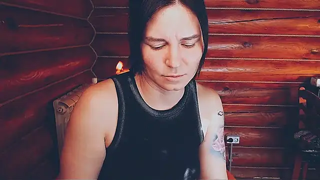 Snapshot of Platina_Fox chatting on February 13, 9:27 am Platina Fox online show from February 13, 9:27 am