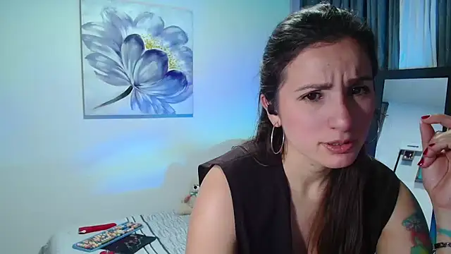 Snapshot of vanessabrown_ chatting on December 28, 4:08 am vanessabrown online show from December 28, 4:08 am