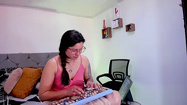 Snapshot of vanessabrown_ chatting on October 2, 5:09 pm vanessabrown online show from October 2, 5:09 pm