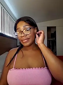 lollycoco online show from November 30, 7:40 pm