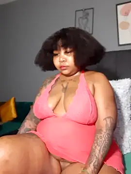 PearlSexxy69 online show from November 1, 1:18 am