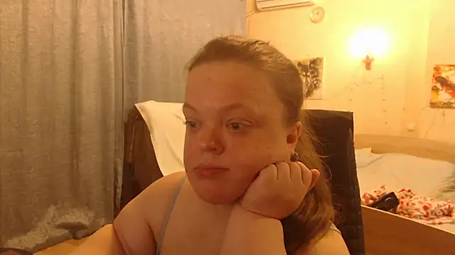 Janiffer MiMi online show from December 7, 1:25 am