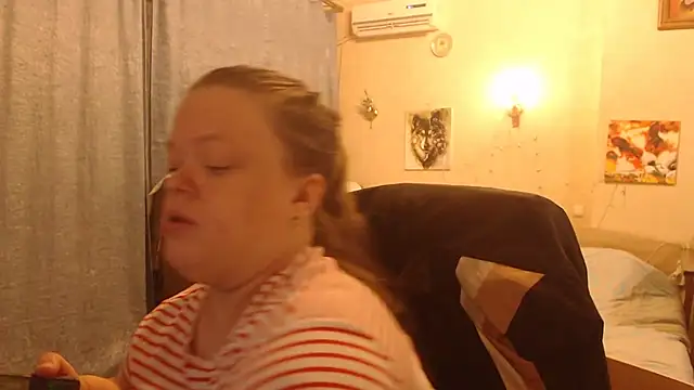 Janiffer MiMi online show from December 7, 8:16 pm