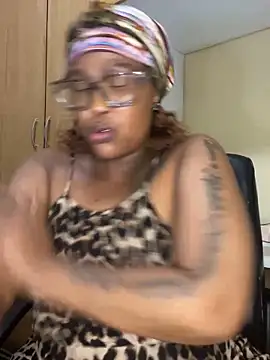 BADFATASS85 online show from March 28, 9:47 pm