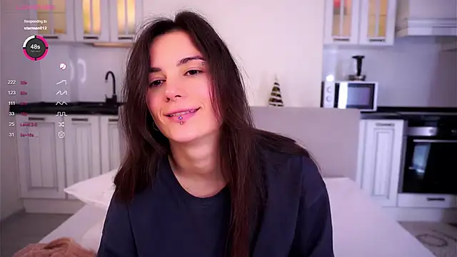 Holla Molly online show from February 18, 9:10 am