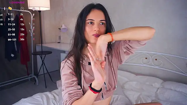 Holla Molly online show from March 6, 12:52 pm