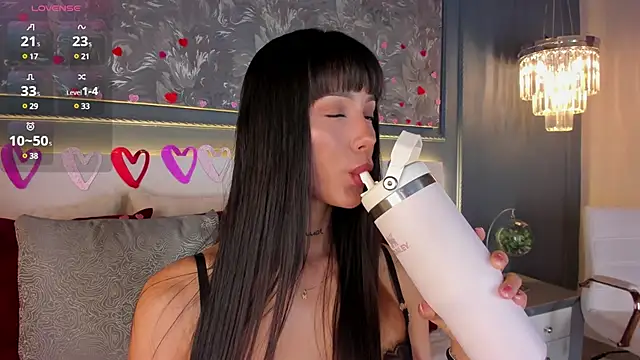 evamoretti online show from February 16, 1:47 am