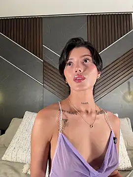 evamoretti online show from June 3, 11:21 pm