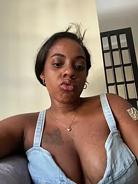 HollyJorda online show from December 15, 9:41 pm