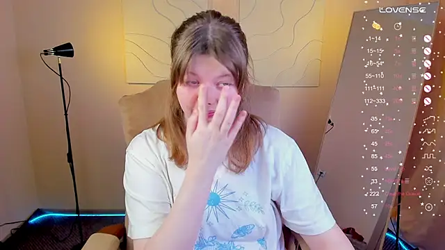 Vivian cutie online show from February 27, 2:32 pm