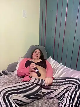 CamilaLovexoxo online show from December 18, 12:10 am