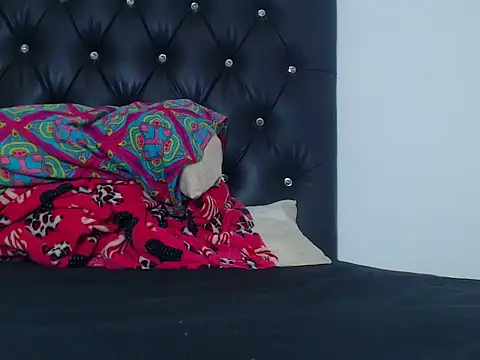 jeancarloscum12 online show from December 3, 9:35 pm